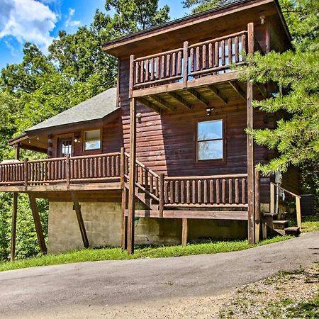 Cabin With Hot Tub And Deck About 12 Mi To Pigeon Forge! Sevierville Bagian luar foto