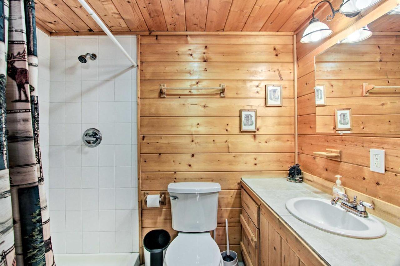 Cabin With Hot Tub And Deck About 12 Mi To Pigeon Forge! Sevierville Bagian luar foto