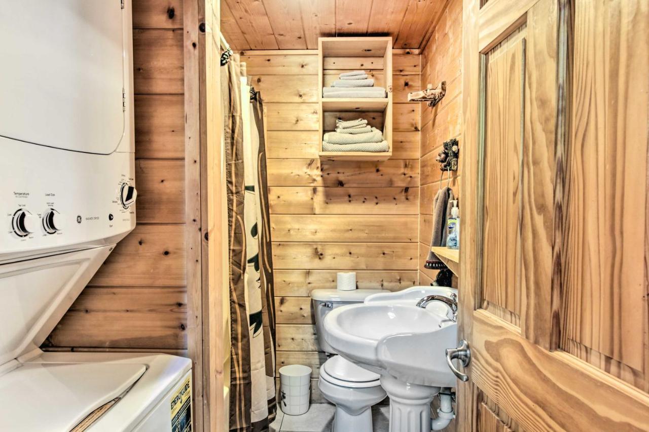 Cabin With Hot Tub And Deck About 12 Mi To Pigeon Forge! Sevierville Bagian luar foto