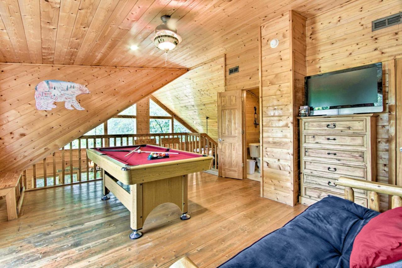 Cabin With Hot Tub And Deck About 12 Mi To Pigeon Forge! Sevierville Bagian luar foto