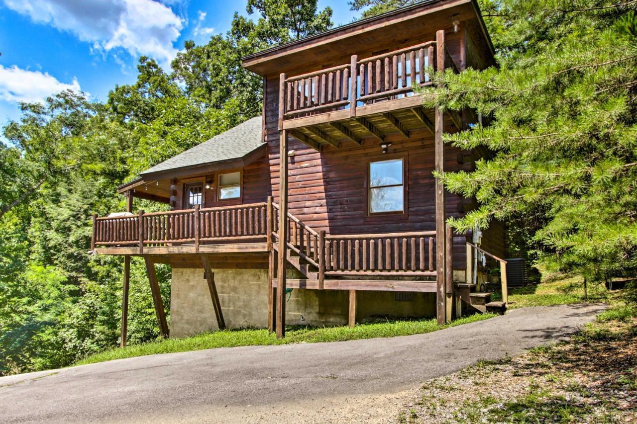 Cabin With Hot Tub And Deck About 12 Mi To Pigeon Forge! Sevierville Bagian luar foto